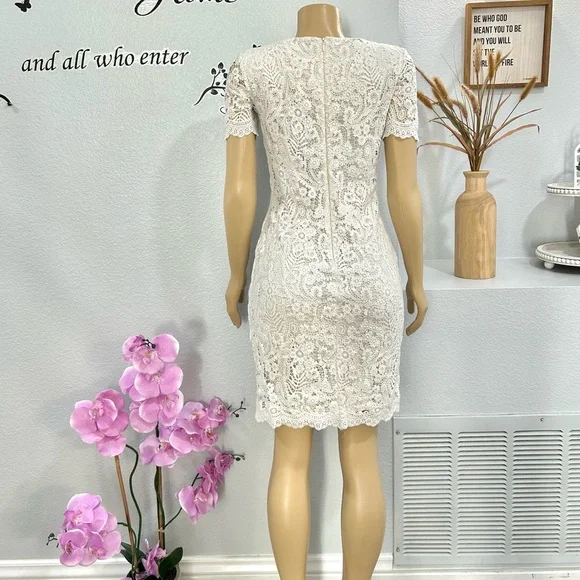EUC LAUREN Ralph Lauren Floral Lace Cocktail Dress Women's Size 2 White Knit